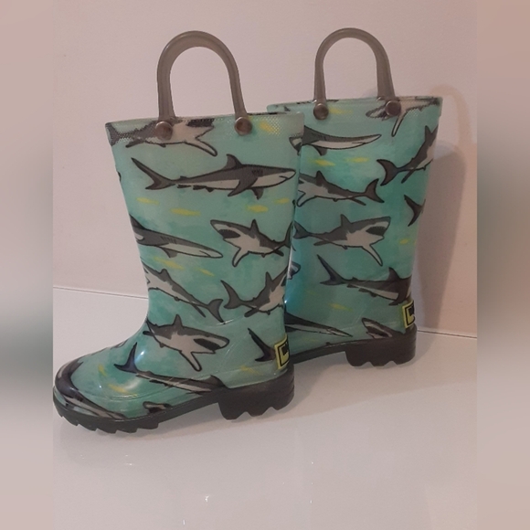 Kids light-up rain boots size 6 (22) - Picture 3 of 5